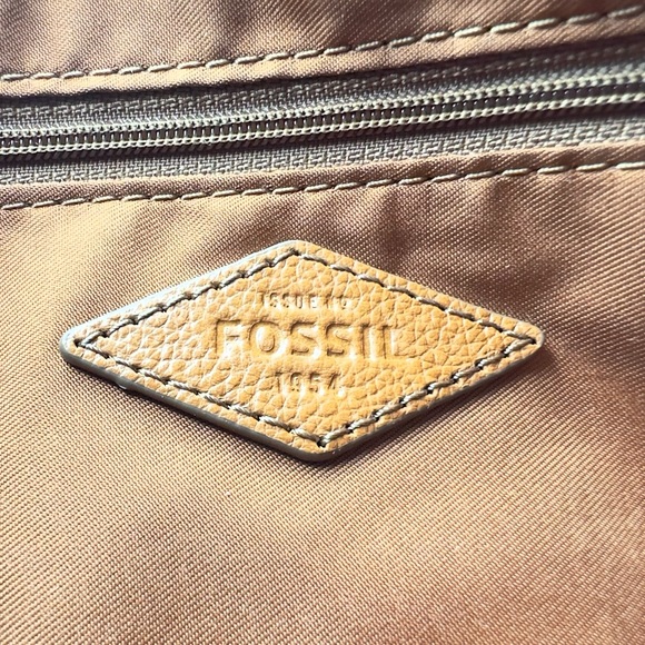 Fossil Crossbody Bag Cecilia Small Top Zip Brown and Gold Chain Design Purse - Picture 9 of 13